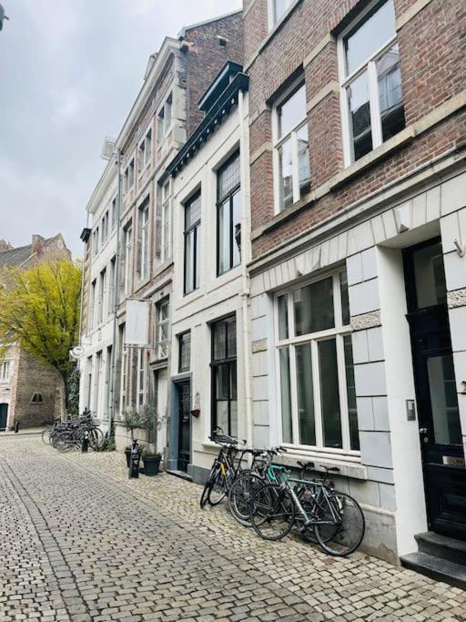 Monumentale Stadswoning In Hartje Binnenstad *